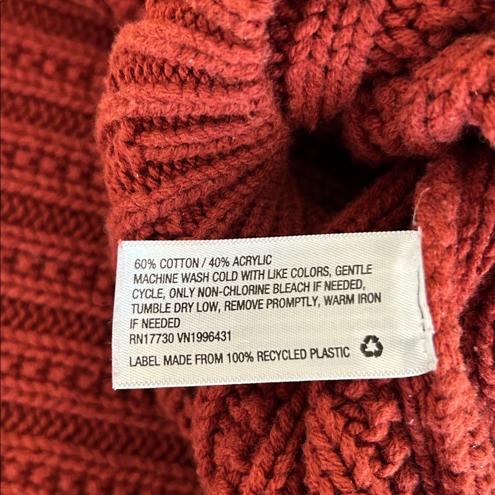 Universal thread crop Cable knit sweater Crew nec… - image 6